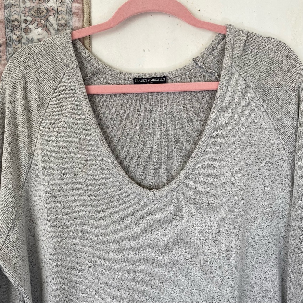 BRANDY MELVILLE Gray Oversized Slouchy V-Neck Sweater OS - Picture 5 of 8